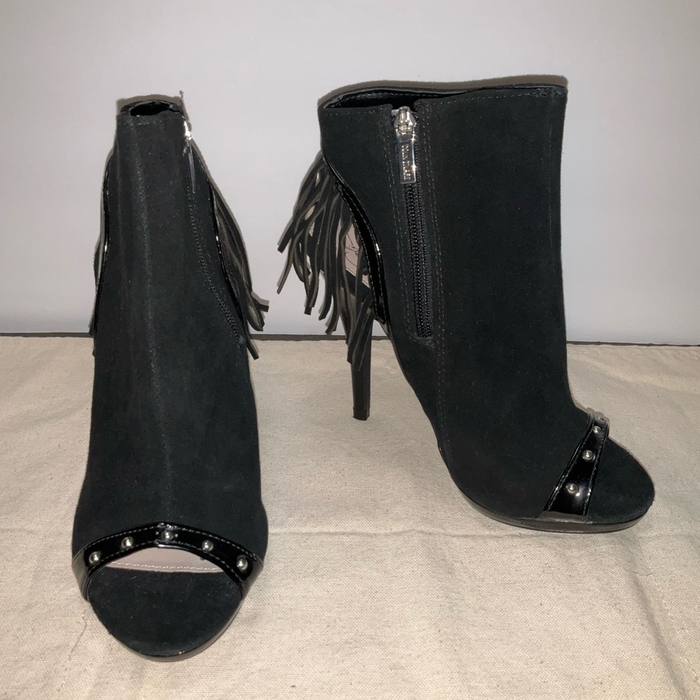 Colin Stuart 7 Black Suede Fringe Stiletto Heels Side Zip Bootie stud Peep-Toe